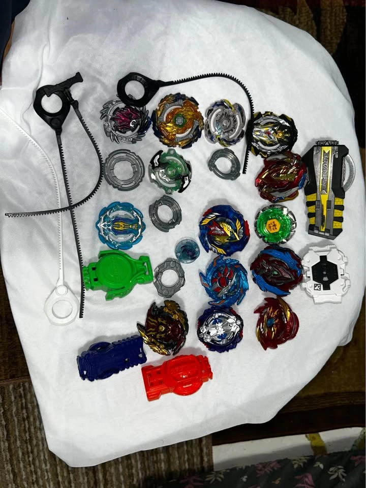 Beyblade Burst & Metal Fusion Lot – 15+ Tops, Launchers & Ripcor - photo 4