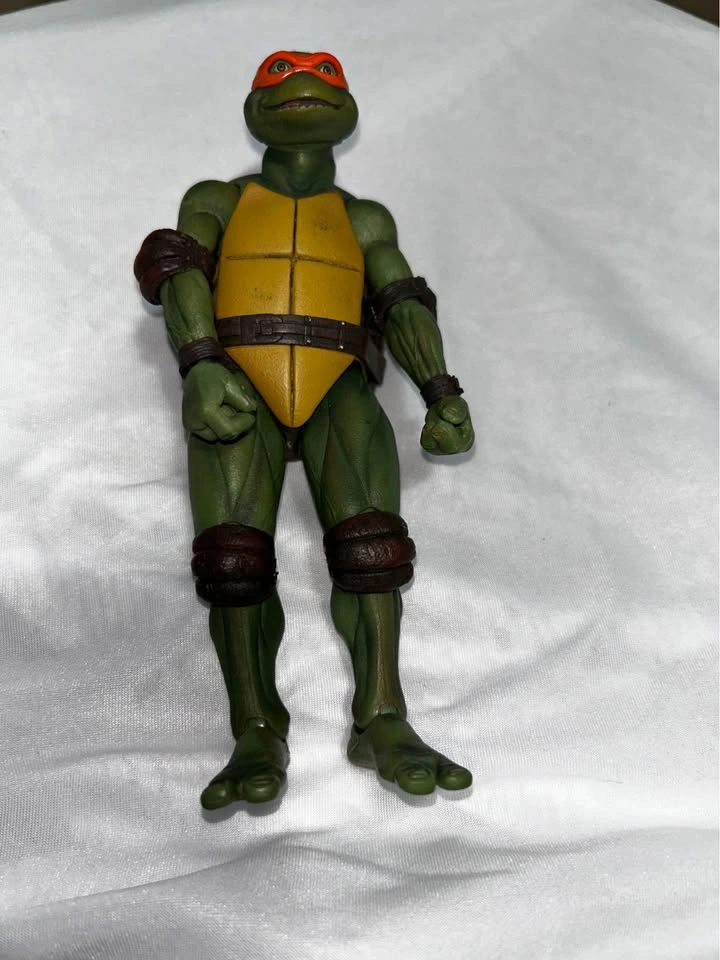 TMNT Action Figure Lot – NECA 1990 Movie Michelangelo & Playmate