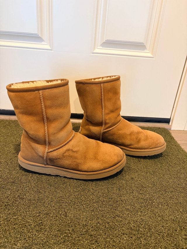 UGG Classic boots US8 - photo 2