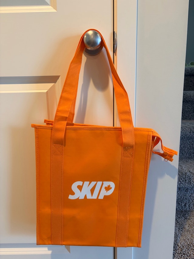 New : SkipTheDishes Insulated Lunch Bag