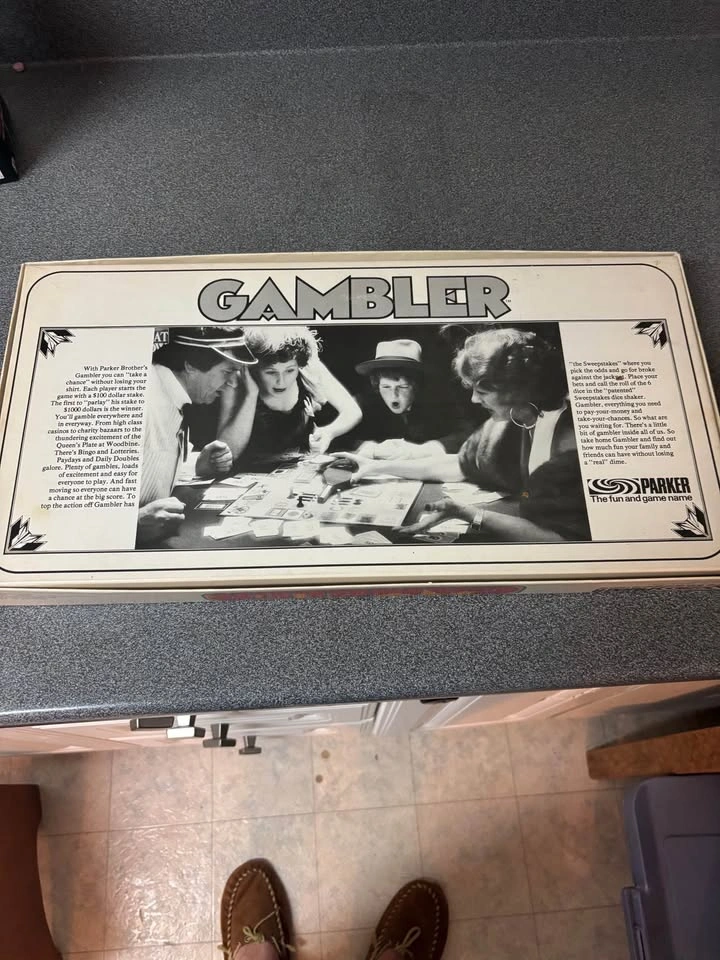 Vintage Parker Brothers Gambler Board Game - 99% complete - photo 3