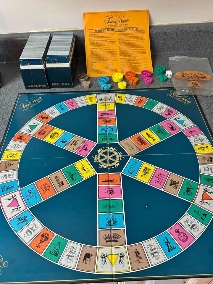 Trivial Pursuit Master Game - Genus Edition COMPLETE SET