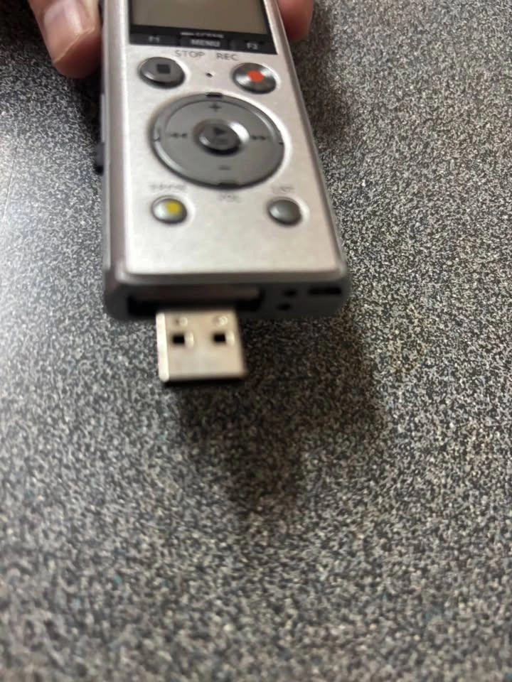 Olympus DM-720 Digital Voice Recorder - photo 4