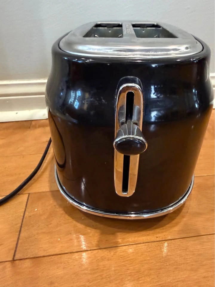 Frigidaire 2-Slice Retro Toaster - photo 3
