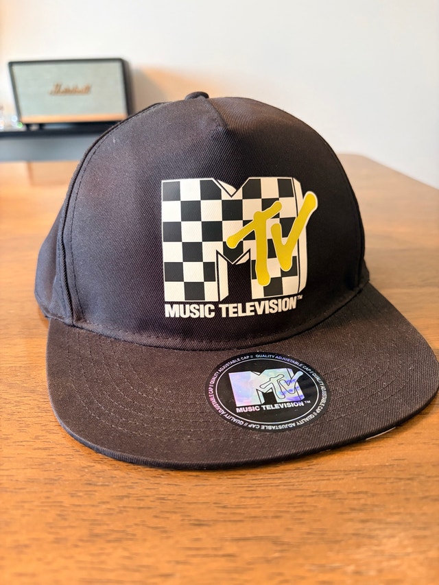 NWOT : H&M x MTV CAP -Youth /teen