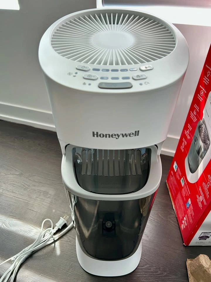 Honeywell HEV615 Cool Moisture Humidifier: Clean + Original Box