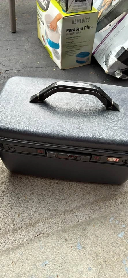 Vintage Hardshell Luggage Set (2-Piece) - photo 2