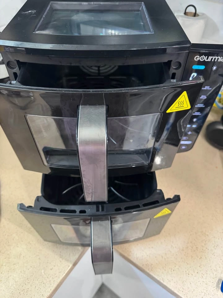 Gourmia 10.4 L Dual Basket Air Fryer - photo 2