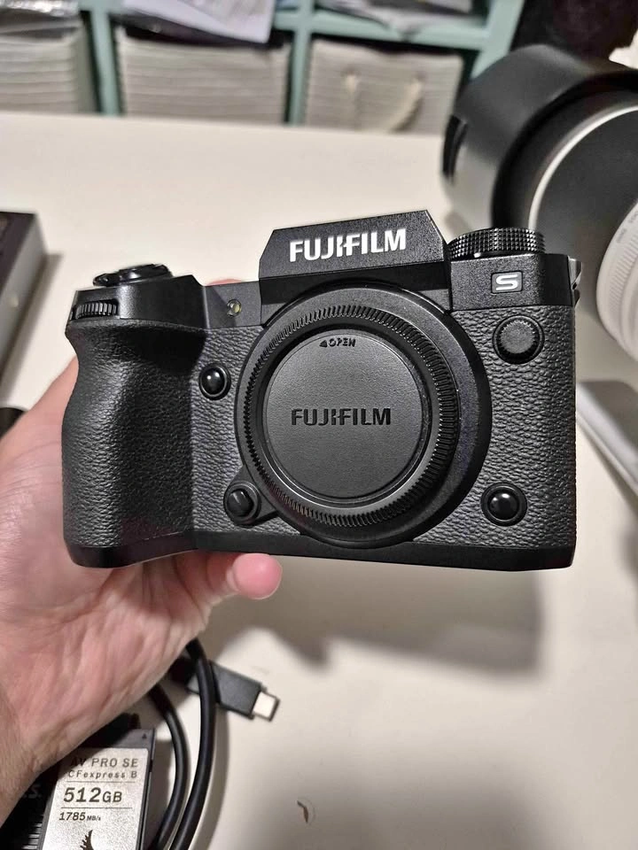 Fujifilm X-H2S + TTartisan 35mm F1.4 Lens + 64GB SD Card