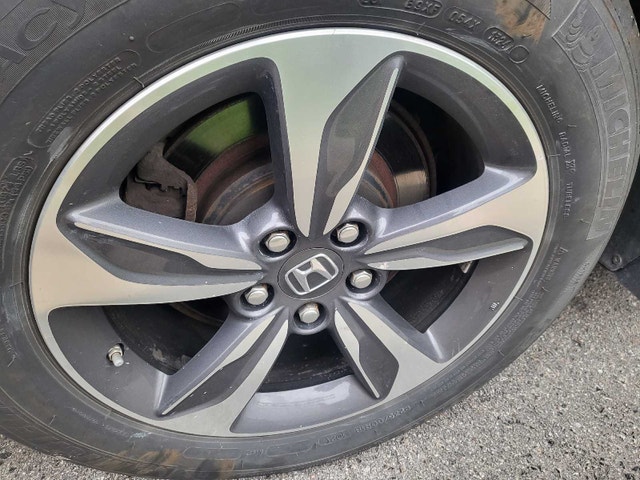 Honda Odyssey OEM Rims and All-Season Tires