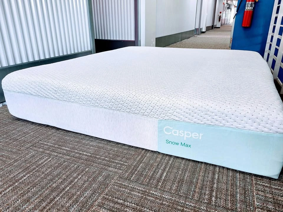 Casper Snow Max King Mattress, Like New, Hardly Used for 30 Days