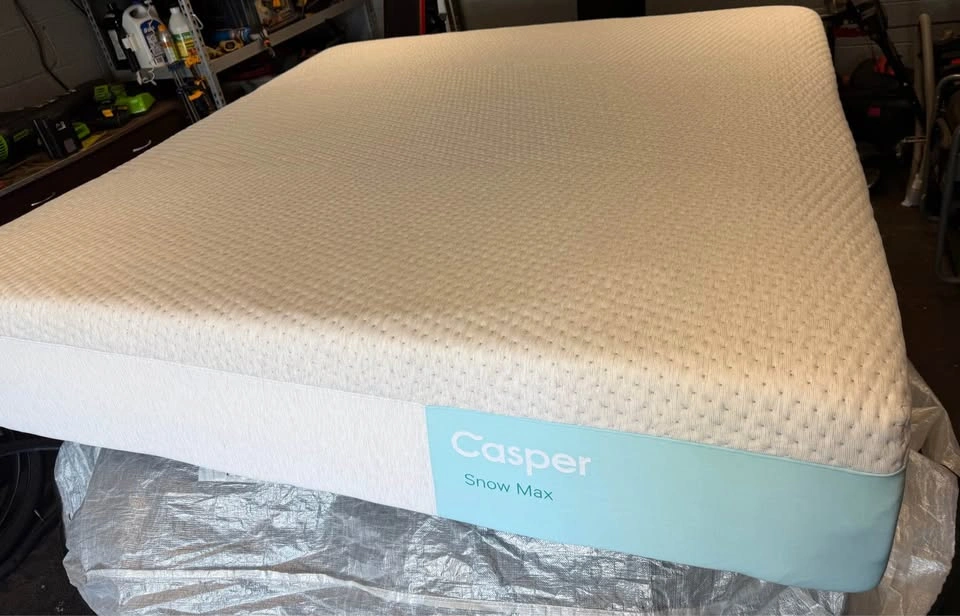 Casper Snow Max King Mattress, Like New, Hardly Used for 30 Days - photo 4