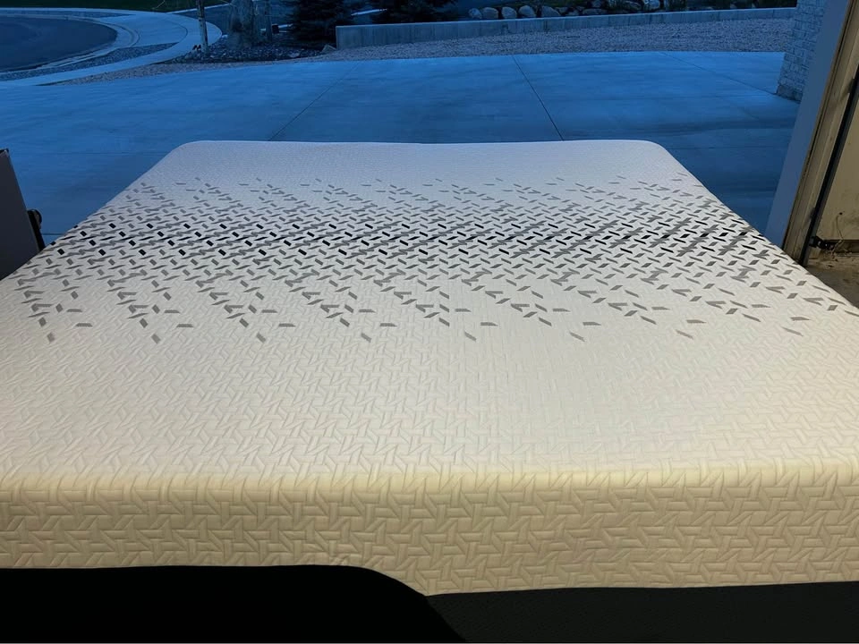 Nectar Ultra Memory Foam King Mattress, Practically new - photo 3