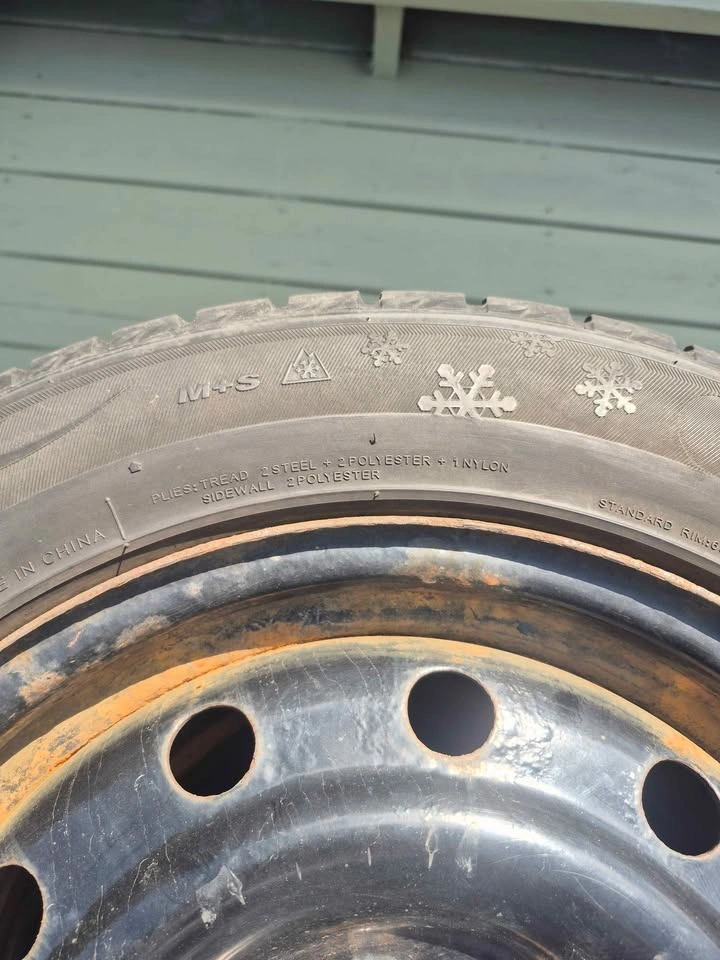 Doublestar Winterking DW07 205/60R16 Winter Tires with Rims - photo 3