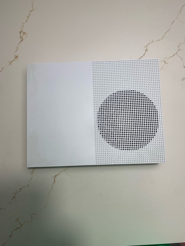 Xbox One S 1TB All-Digital Console Only + Cords