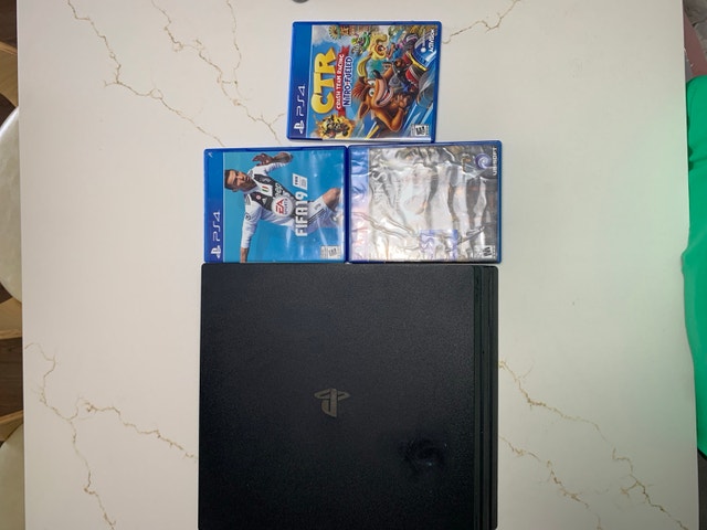 PS4 Pro 1TB Console Bundle w/ 3 Games & Controller - photo 4