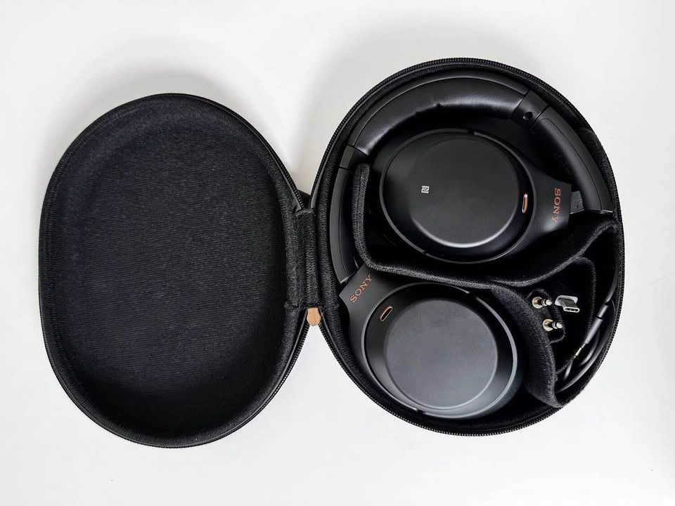 Sony WH-1000XM3 Black Noise Cancelling Headphones - photo 2