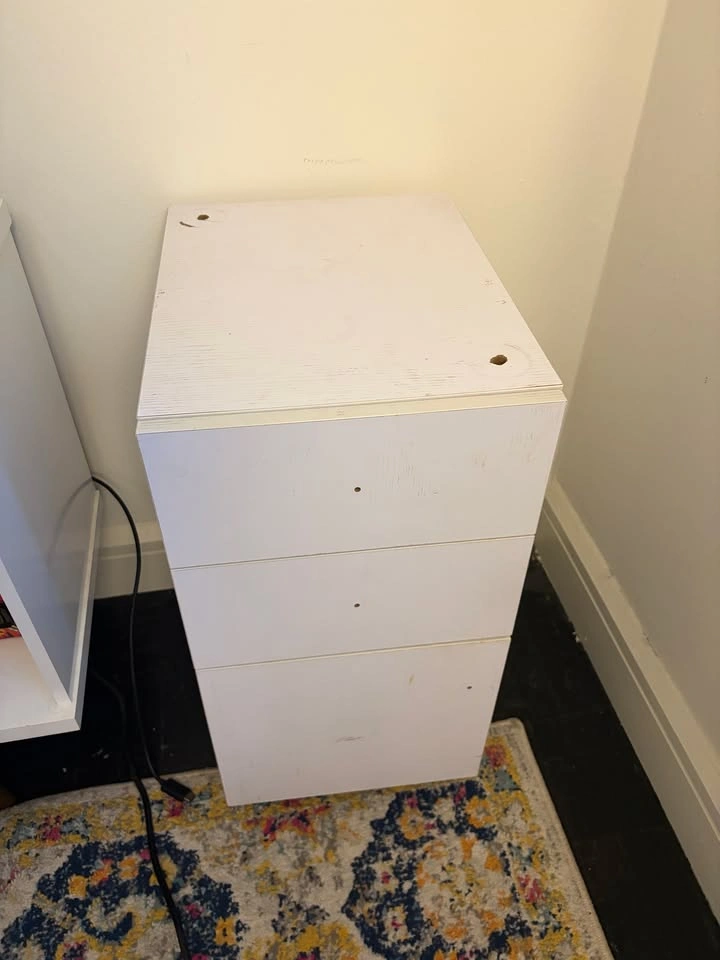 White 3-Drawer Chest - photo 2