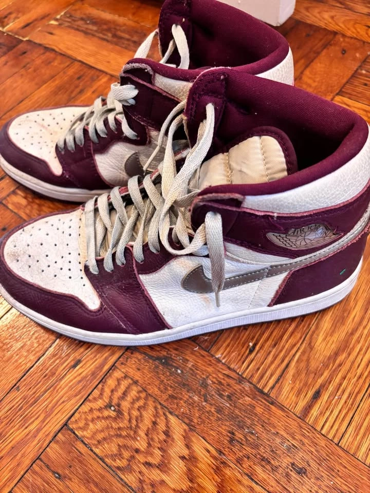 Nike Air Jordan 1 Retro High OG Bordeaux - photo 2