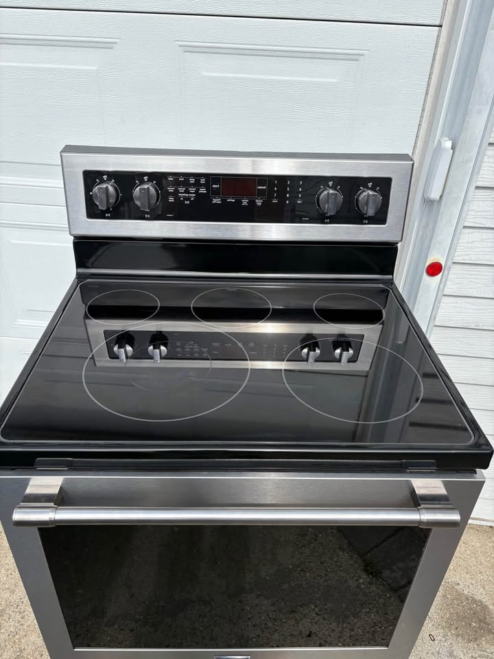 Maytag Electric Stove 30" - photo 2
