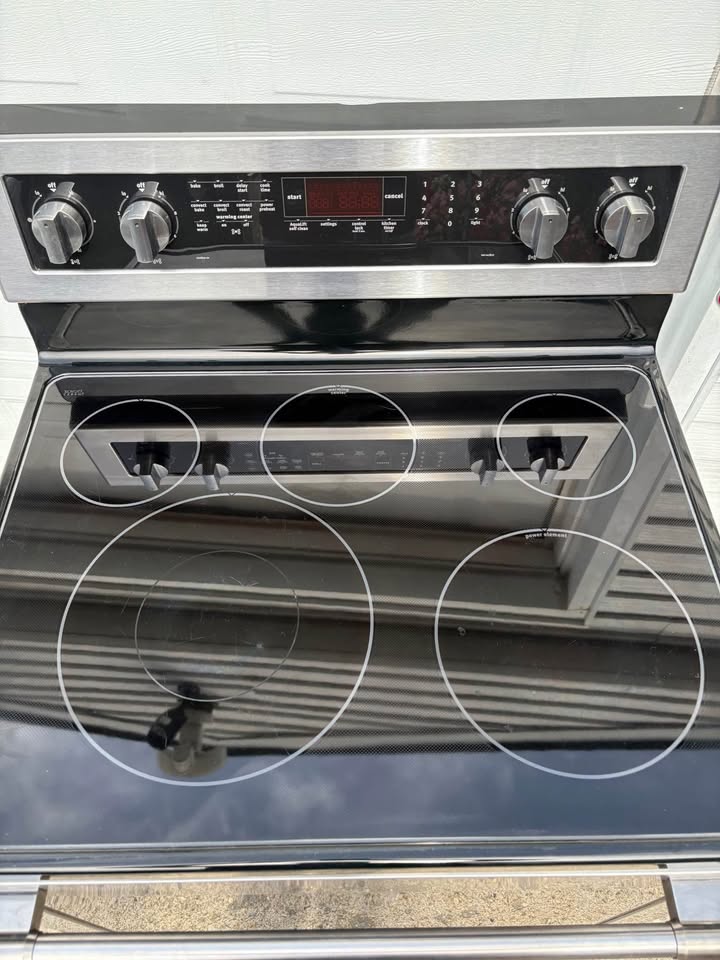 Maytag Electric Stove 30" - photo 3