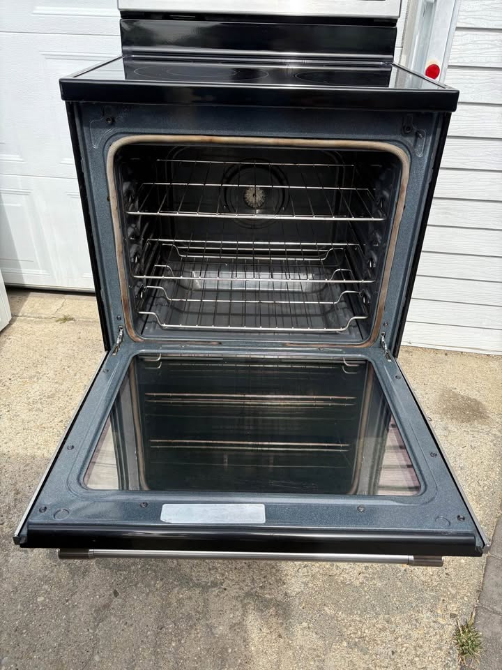 Maytag Electric Stove 30" - photo 4