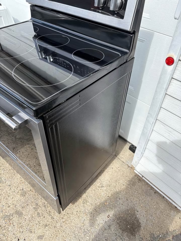 Maytag Electric Stove 30" - photo 5