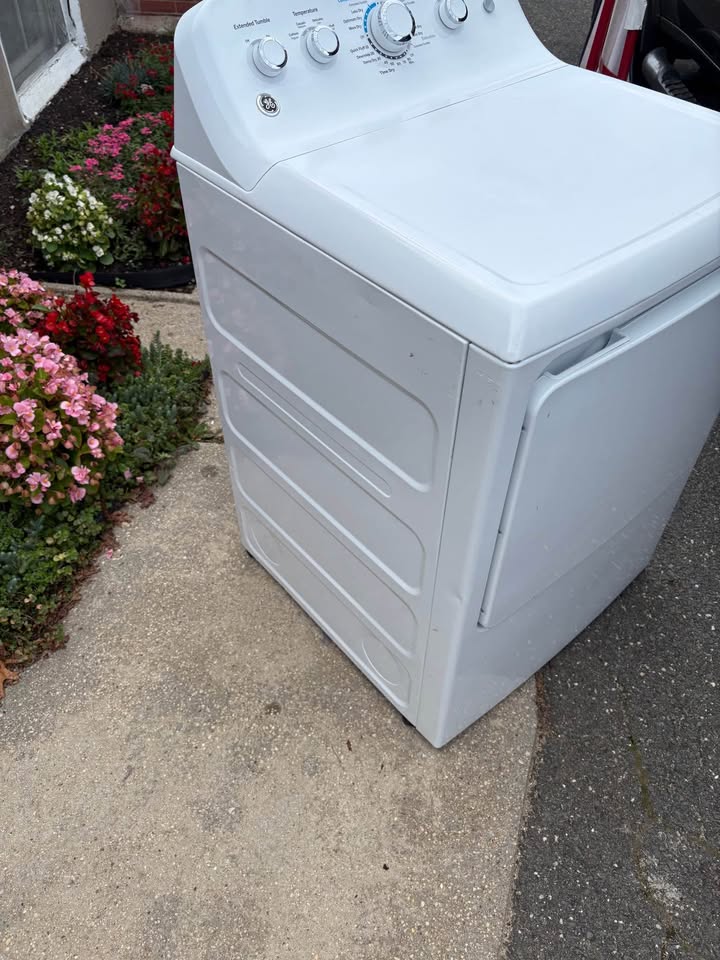 GE Natural Gas Dryer 27" - photo 2