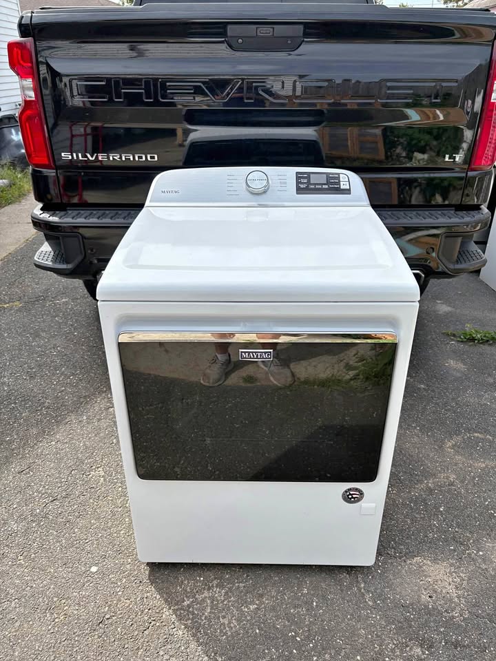 Maytag 3YO Natural Gas Dryer 27”