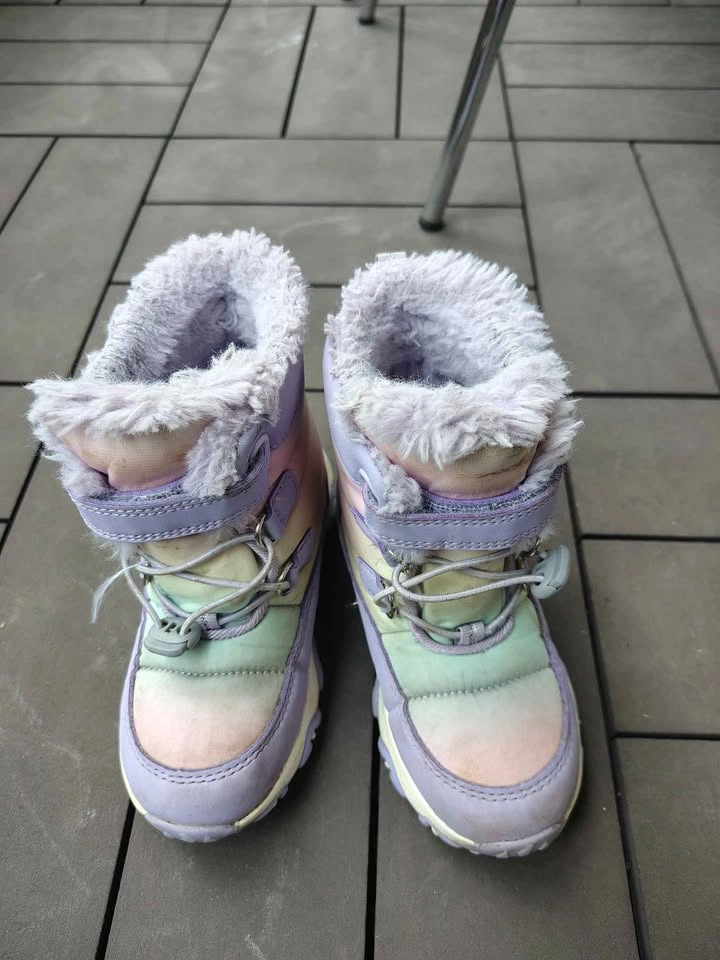 Girls' Pastel Ombre Faux Fur Lined Snow Boots Size 10 - photo 2