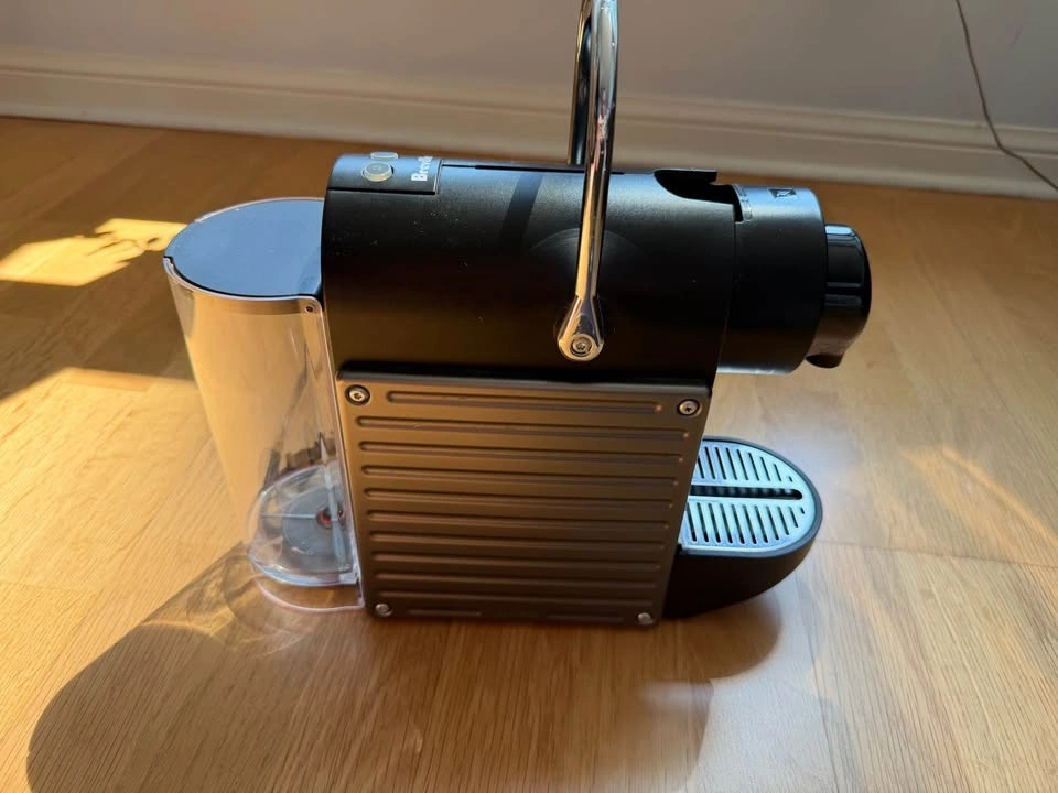 Nespresso Breville coffee machine - photo 2