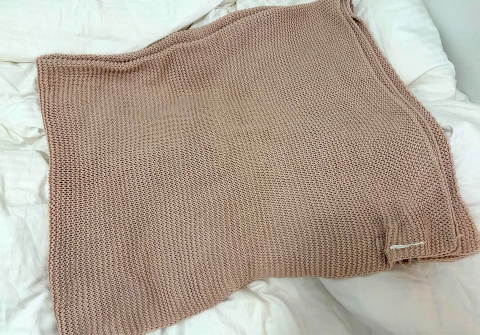 Pink bed shawl / throw blanket