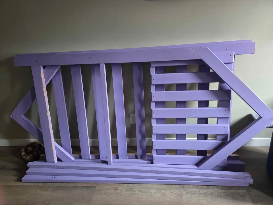 Single/Twin sized bedframe - photo 3