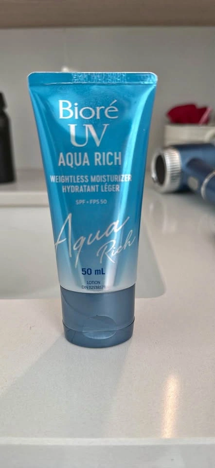Bioré UV Aqua Rich Weightless Moisturizer SPF 50