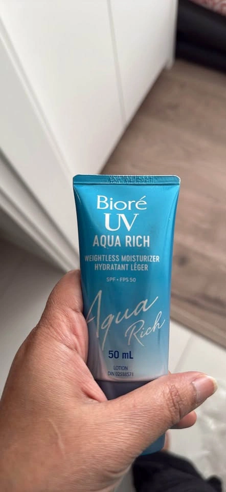 Bioré UV Aqua Rich Weightless Moisturizer SPF 50 - photo 2