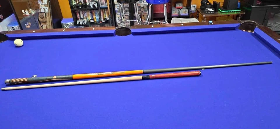 Break cue and jump cue