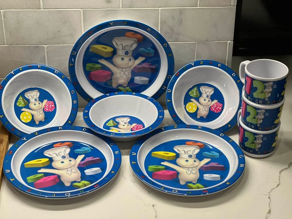 Vintage 2000 Pillsbury Doughboy Children's 9-Piece Dish Set