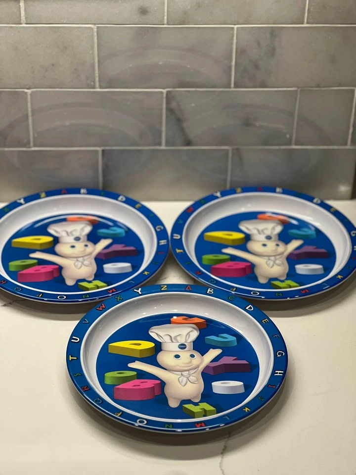 Vintage 2000 Pillsbury Doughboy Children's 9-Piece Dish Set - photo 2