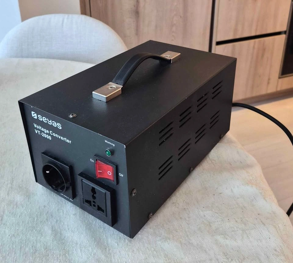 SEYAS 1500W Voltage Transformer Converter 110V to 220V - photo 2