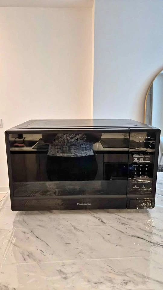 Panasonic genius 1100 watt microwave