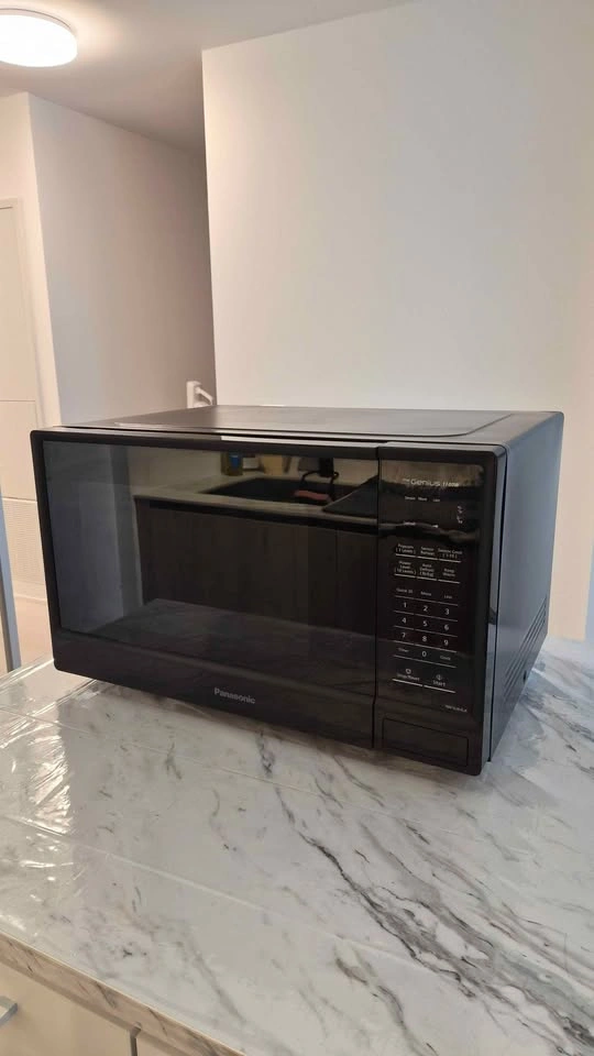 Panasonic genius 1100 watt microwave - photo 2