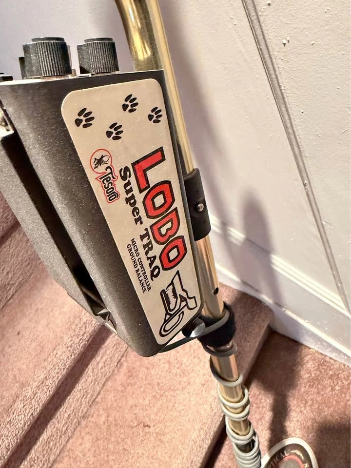 Lobo Super Traq metal detector
