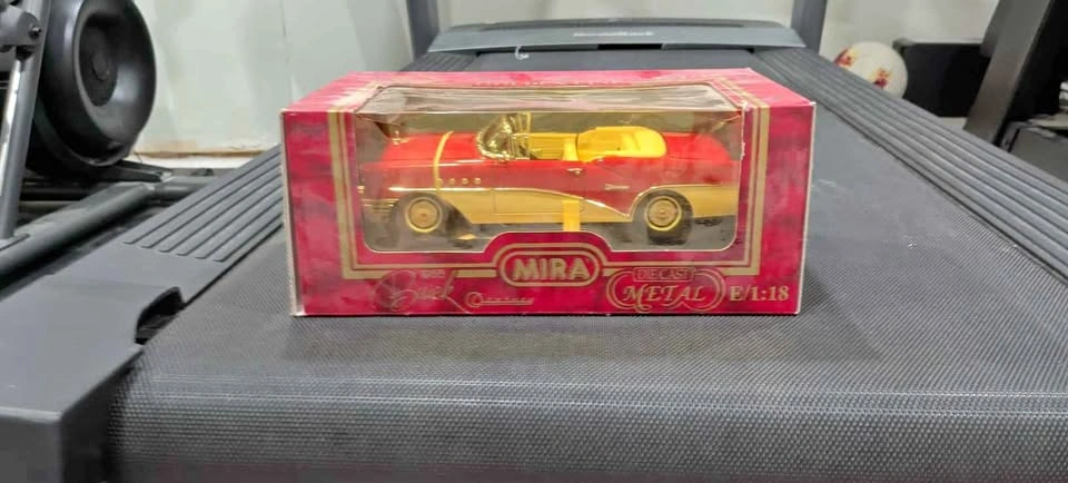 Real metal 1:18 scale Mira car die cast