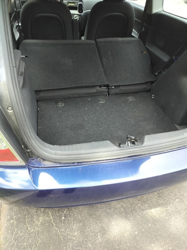2010 Hyundai Accent GL Sport - no accidents - clean carfax - photo 5