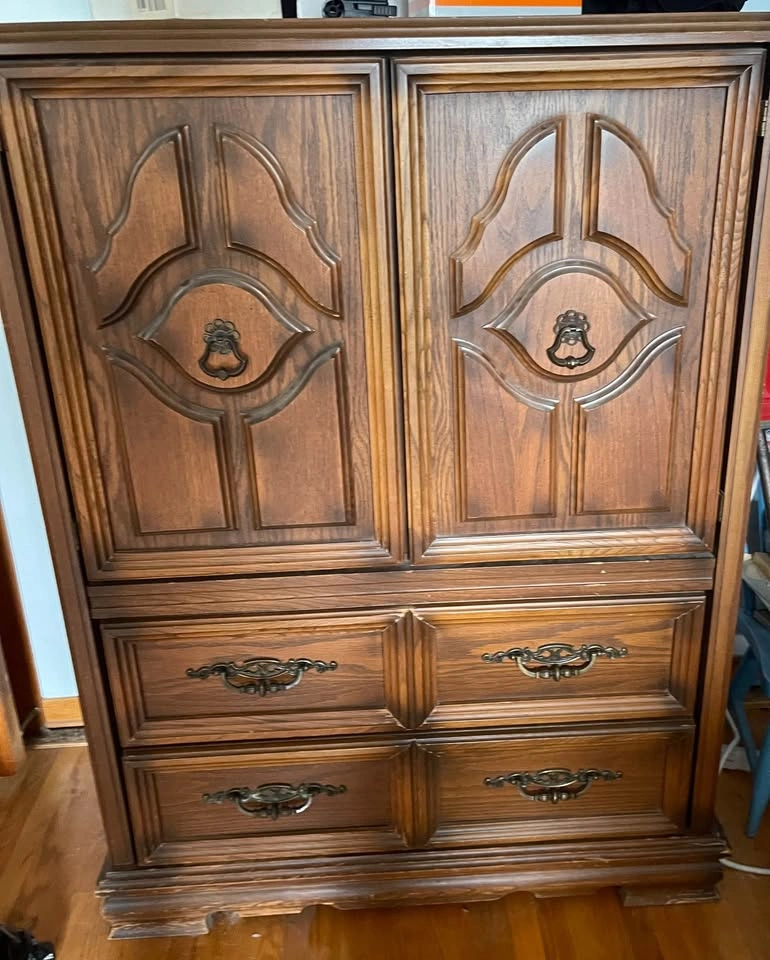 Vintage 1969 Bedroom Set: Dresser, Armoire, Nightstand, Mirror - photo 2