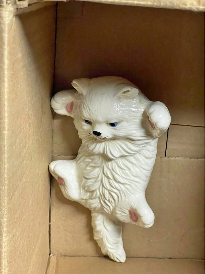 Cute white Persian playful kitten ceramic - vintage