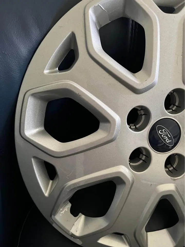 Wheel Covers with Ford Emblem (4) image indicator(2)