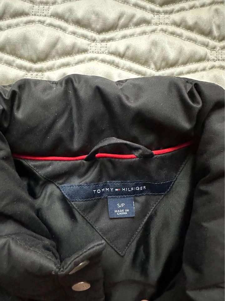 Tommy Hilfiger women’s down vest - photo 2
