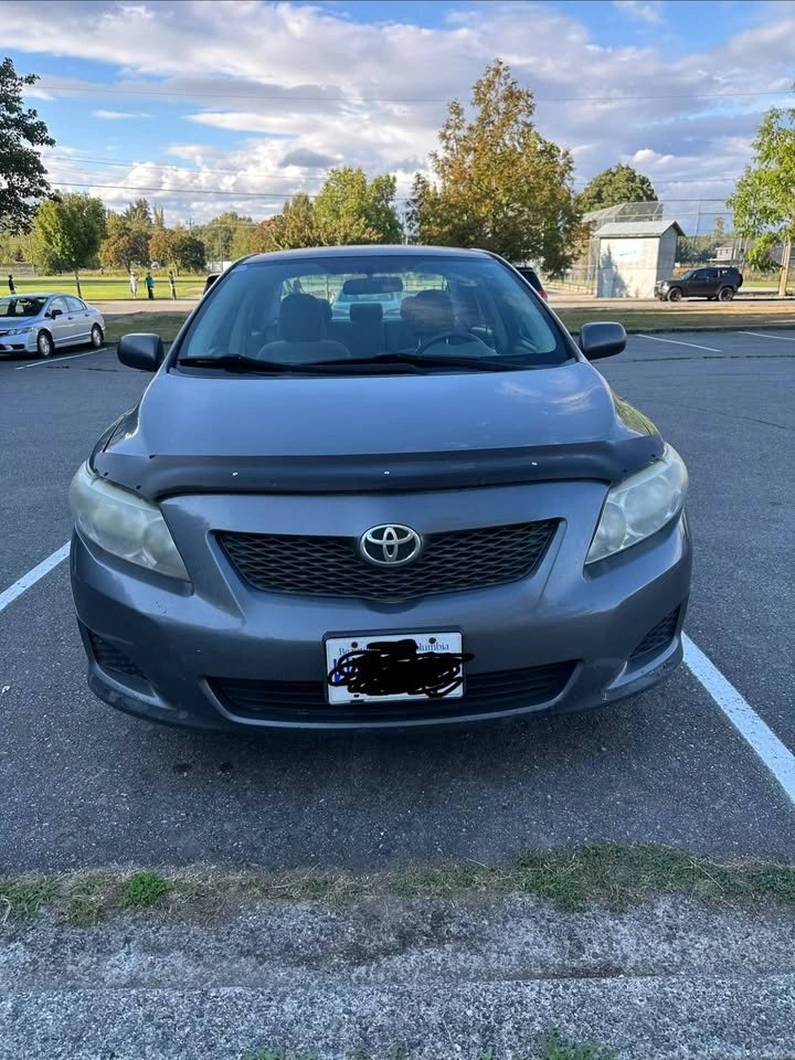 2010 Toyota Corolla - photo 2