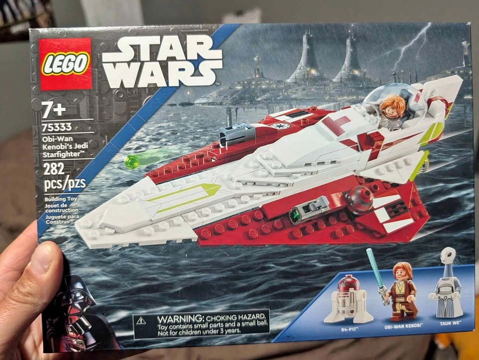Retired LEGO Star Wars Obi-Wan Kenobi's Jedi Starfighter 75333
